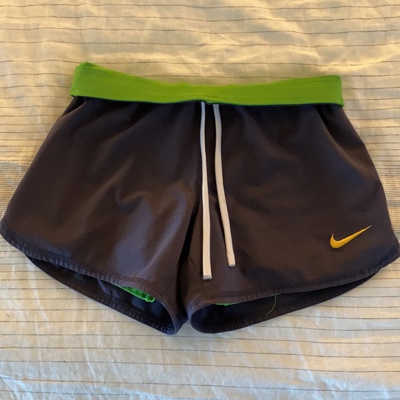 Nike Dri-Fit shorts with built in compress… - Picture 4 of 6